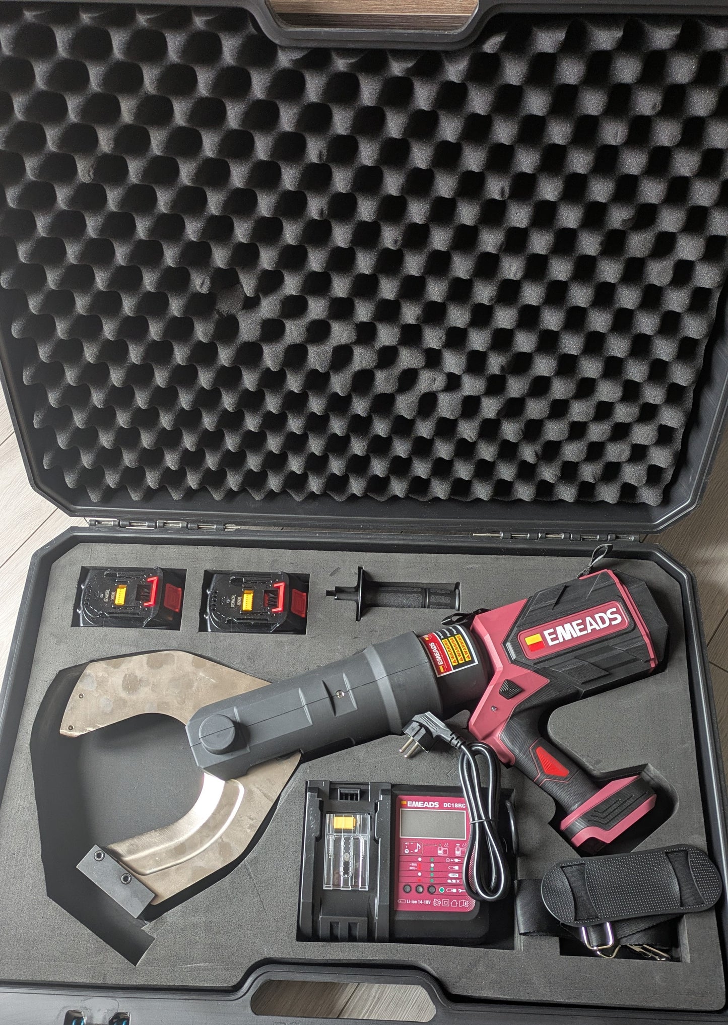 Emeads EP-120C Cordless Hydraulic Cable Cutter